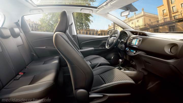 Interior Toyota Yaris 2014
