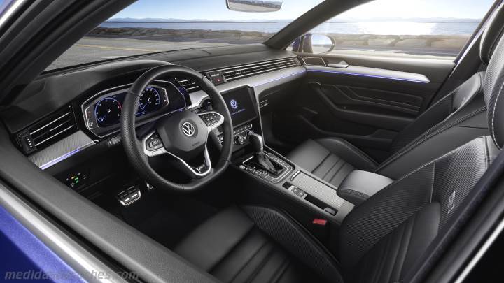 Interior Volkswagen Passat 2019