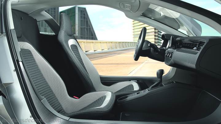 Interior Volkswagen XL1 2014