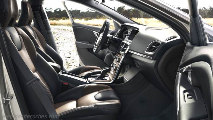 Interior Volvo V40 Cross Country 2016